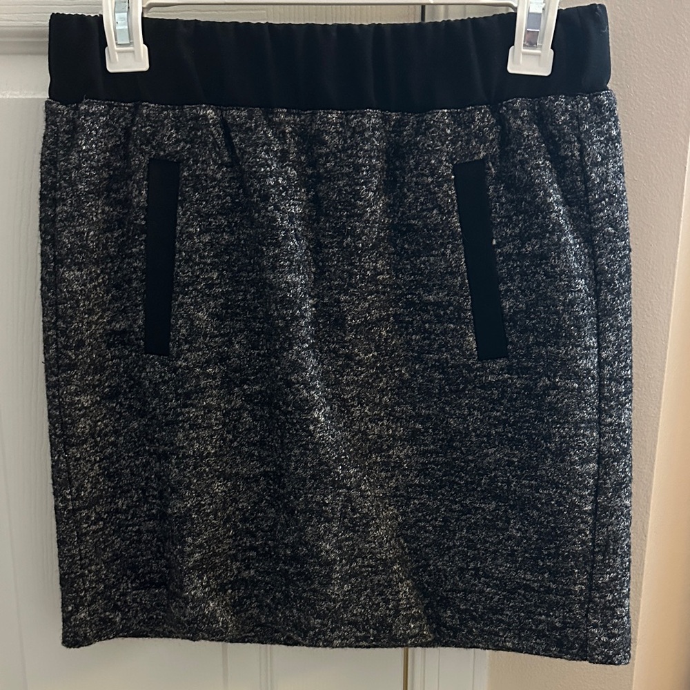LOFT Black and Gray Mini Skirt